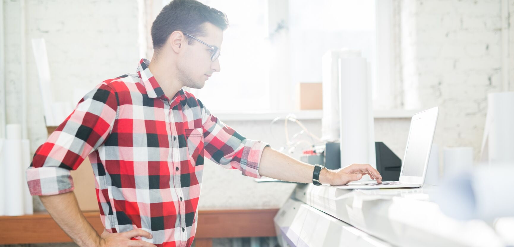 15 Healthcare Facts about Standing Desks