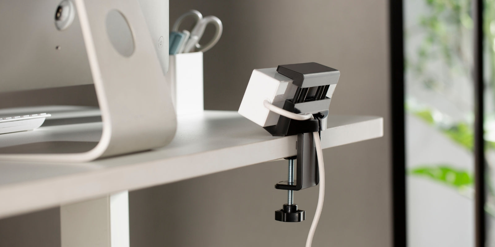 Desk Power Rack Effective Power Solutions: Desk Clamp Power Bars, Standing Desk Battery ...